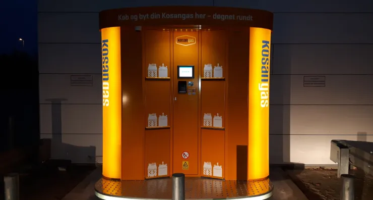 Vendanor gas vending machine with lights on